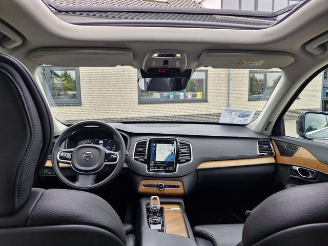 Volvo XC90 T8 Recharge AWD Inscription | Harman Kardon audiosysteem | Stuur verwarmd | Elektrisch verstelbare stoel(en) met geheugen | Extra getint glas achter |Voorstoelen verwarmd | Trekhaak | Electrische dak | Draadloos telefoon opladen