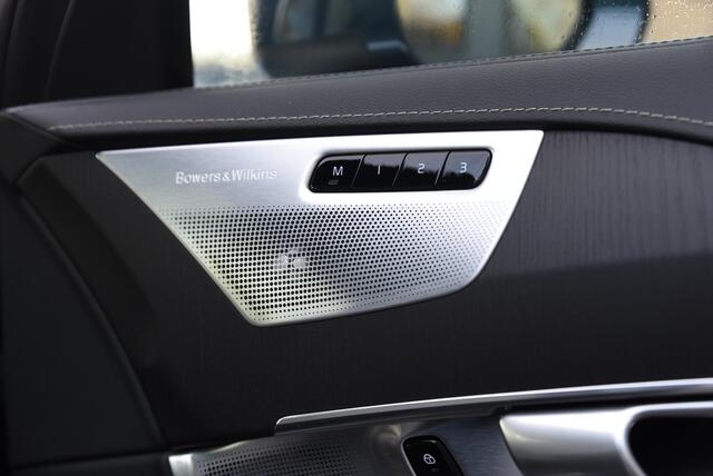 Volvo XC90 2.0 T8 Recharge AWD Ultimate Bright Luchtvering - Pano - Trekhaak