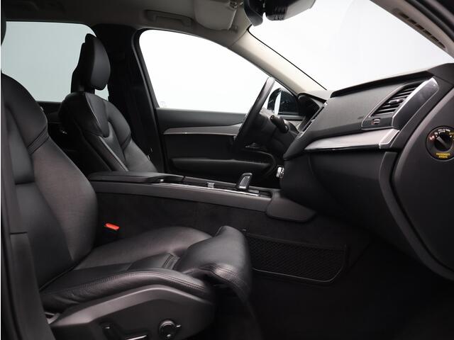 Volvo XC90 T8 390PK Recharge AWD Business Pro / Trekhaak / Leder / BLIS / Adaptive Cruise / Verwarmbaar Stuurwiel + Voorstoelen / 20" / Harman Kardon /