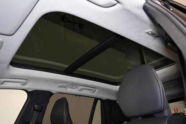 Volvo XC90 T8 Recharge AWD Ultra Dark - Luchtvering - Panorama/schuifdak - IntelliSafe Assist & Surround - 360º Camera - Bowers & Wilkins audio - Adaptieve LED koplampen - Verwarmde voorstoelen, stuur & achterbank - Parkeersensoren voor & achter - Elektr. bedienb. voorstoelen met geheugen - Geventileerde voorstoelen - Head up display - Draadloze tel. lader - Extra getint glas - Inklapbare trekhaak - 21' LMV – foto 6