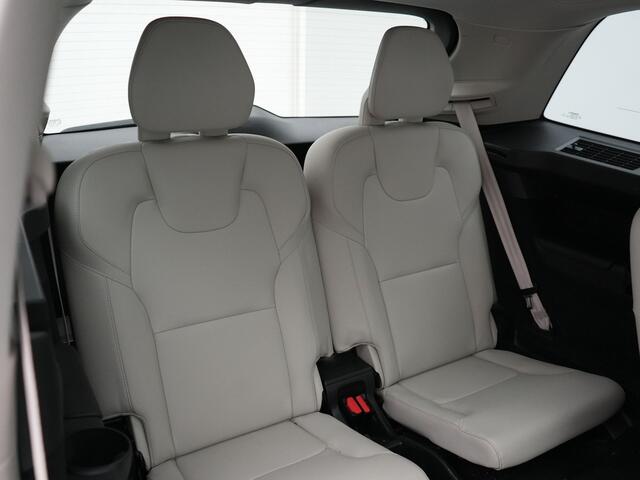 Volvo XC90 Recharge AWD Plus Dark Long Range 7 Persoons PHEV 456pk Dealer O.H | Trekhaak Af Fabriek | Panodak | Adaptive Cruise | 360 Camera | Harman / Kardon | Lederen Sportstoelen Memory & Verwarmd | Keyless | Blis | Stuur Verwarmd | Apple Carplay | Plug In Hybrid – foto 7