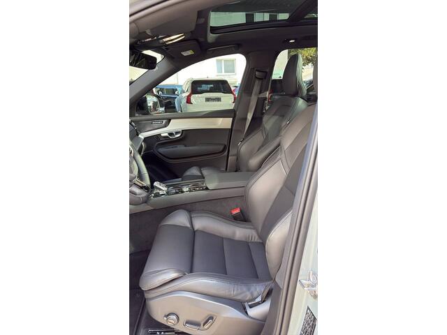 Volvo XC90 T8 Recharge Plus Black Edition ** Four-C ** Trekhaak ** Panodak ** Sportstoelen – foto 2