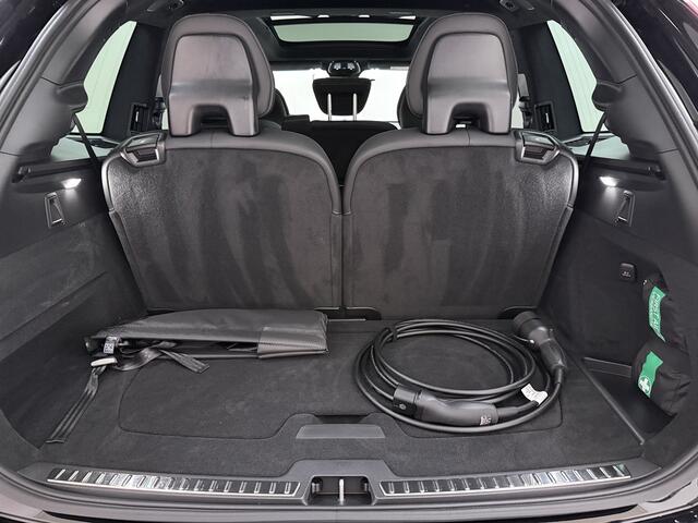 Volvo XC90 T8 406pk AWD Ultra Black Executive Edition / Luchtvering / Bowers&Wilkins Audio / 22'' / Trekhaak / Massage / Gelaaagd Glas / Ventilatie / Head-Up / Lederen Dashboard / BLIS / ACC / – foto 8