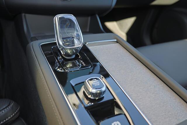Volvo XC90 T8 Recharge AWD Ultra Black Ed. Exec. - Luchtvering - Panorama/schuifdak - IntelliSafe Assist & Surround - 360º Camera - Bowers & Wilkins audio - Adaptieve LED koplampen - Verwarmde voorstoelen, stuur & achterbank - Parkeersensoren voor & achter - Elektr. bedienb. voorstoelen met geheugen - Head up display - Draadloze tel. lader - Extra getint glas - 22' LMV – foto 10