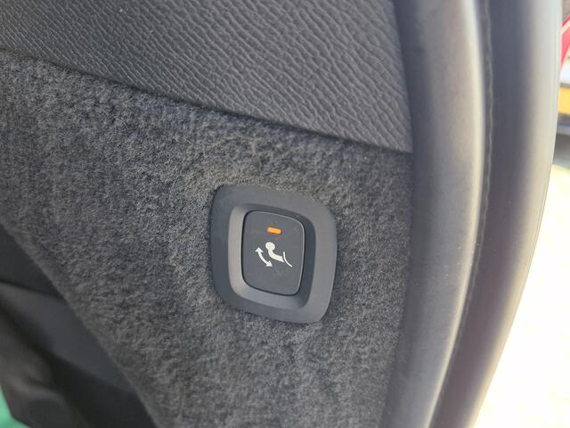 Volvo XC90 T8 Recharge AWD | Draadloze telefoonlader | Dodehoekdetectie met correctie | Trekhaak elektrisch bedienbaar | Vermoeidheidsherkenning | Extra getint glas achter | Verwarmde voorruit | Stuur verwarmd | Voorstoelen verwarmd – foto 9