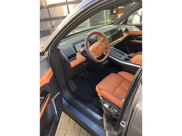Xpeng G9 RWD Long Range 94.6 kWh Trekhaak | 21 inch velgen | Stoelventilatie | Panoramadak | Trekhaak | Interieur Zadelbruin Nappa leather