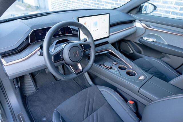 Zeekr 001 AWD Performance 100 kWh | V2L | 22kW Lader | Warmtepomp | Panoramadak | Head-up Display | 360 Graden Camera | Keyless Entry | Elektrische Achterklep | Elektrisch Verstelbare Voorstoelen en Stuurkolom | Stoelverwarming voor en achter | Cruise Control Adaptief | Dodehoekdetectie | Navigatie | Apple Carplay | Android Auto