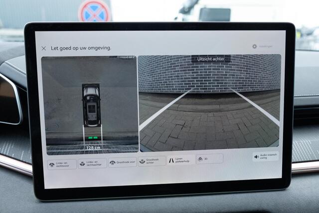 Zeekr 001 AWD Performance 100 kWh | V2L | 22kW Lader | Warmtepomp | Panoramadak | Head-up Display | 360 Graden Camera | Keyless Entry | Elektrische Achterklep | Elektrisch Verstelbare Voorstoelen en Stuurkolom | Stoelverwarming voor en achter | Cruise Control Adaptief | Dodehoekdetectie | Navigatie | Apple Carplay | Android Auto