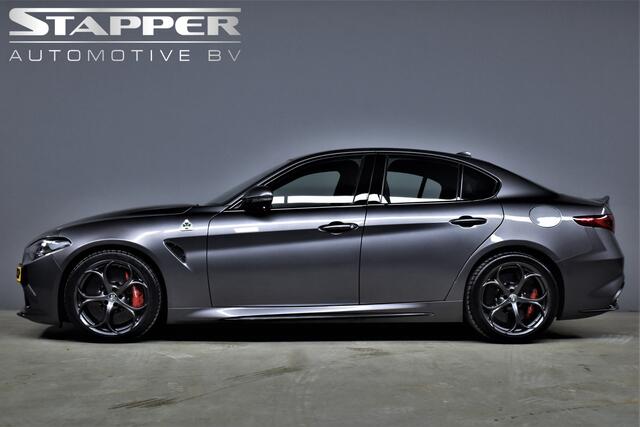 Alfa Romeo GIULIA 2.9 V6 510pk Automaat Quadrifoglio Keramisch/Carbon/Camera/Navi/Led/Leer/Alcantara/Adap.Cruise/Lmv19"