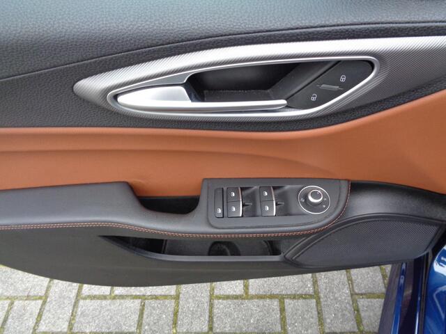 Alfa Romeo GIULIA 2.0T Super Panorama dak Sportstoelen Beige Leer