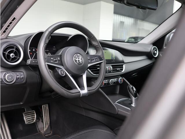 Alfa Romeo GIULIA 2.0 T AWD Veloce | Stoel&Stuurverwarming | Navigatie | 280 PK |