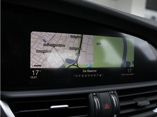 Alfa Romeo GIULIA 2.0 T AWD Veloce | Stoel&Stuurverwarming | Navigatie | 280 PK |