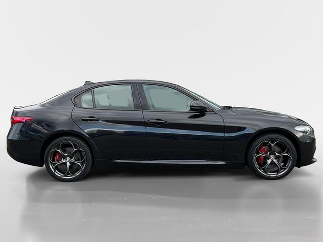 Alfa Romeo GIULIA 2.0T B-Tech | 200PK | 19 INCH | AD.CRUISE | CAMERA | STOEL & STUURVERWARMING |