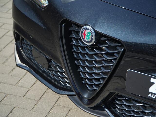 Alfa Romeo GIULIA 2.0 Turbo 280 PK Competizione Q4 AWD | Harman | Veloce | 19"