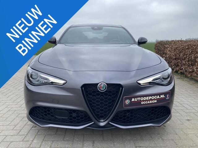Alfa Romeo GIULIA 2.0 T Veloce Ti AWD Coming soon!
