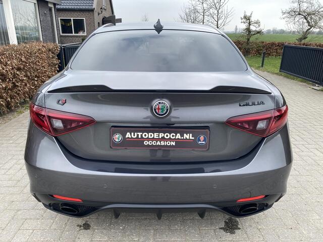 Alfa Romeo GIULIA 2.0 T Veloce Ti AWD Coming soon!