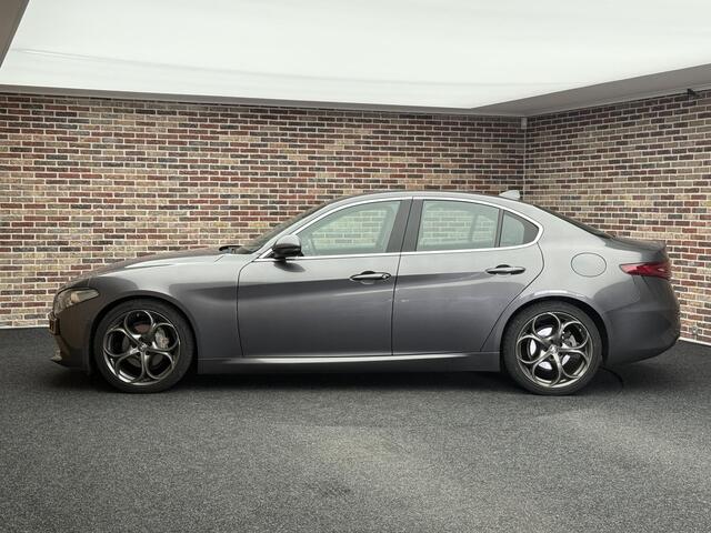 Alfa Romeo GIULIA 2.0T Super Leder | Xenon | Automaat | Rijklaar