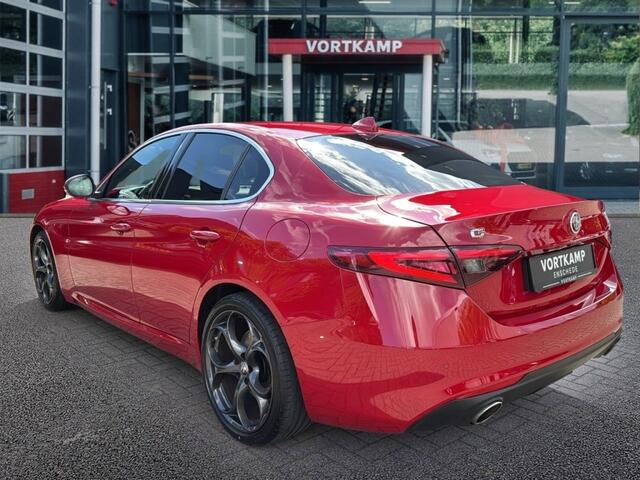 Alfa Romeo GIULIA 2.0T B-TECH LEDER/MEMORY/TREKHAAK/CAMERA/NAVI/ACC/STOEL-STUURVERW
