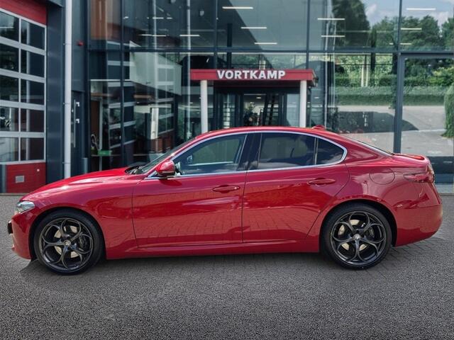 Alfa Romeo GIULIA 2.0T B-TECH LEDER/MEMORY/TREKHAAK/CAMERA/NAVI/ACC/STOEL-STUURVERW