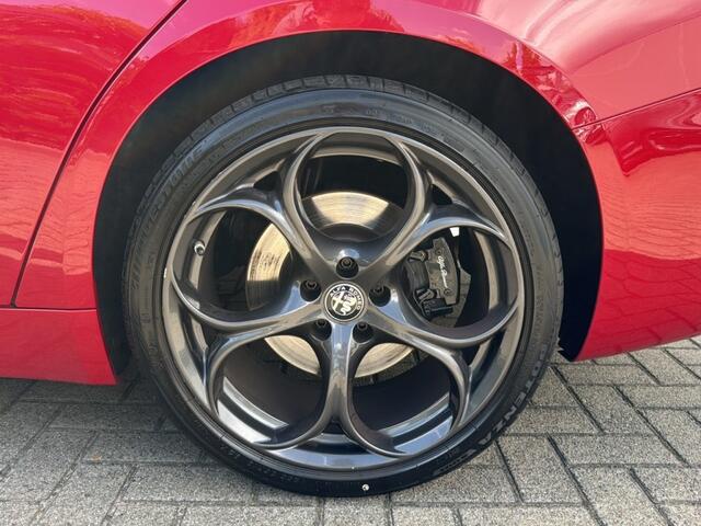 Alfa Romeo GIULIA 2.0T B-TECH LEDER/MEMORY/TREKHAAK/CAMERA/NAVI/ACC/STOEL-STUURVERW