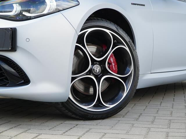 Alfa Romeo GIULIA 2.0 Turbo 280 PK Competizione Q4 AWD | Pano | Harman | 19"