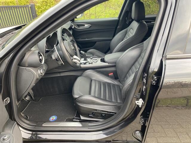 Alfa Romeo GIULIA 2.0 T Veloce Ti AWD 38.988 KM nieuwstaat!!