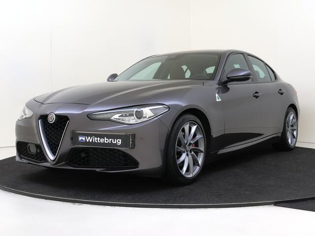 Alfa Romeo GIULIA 2.0T Super Leren bekleding | Camera achter | Navigatie
