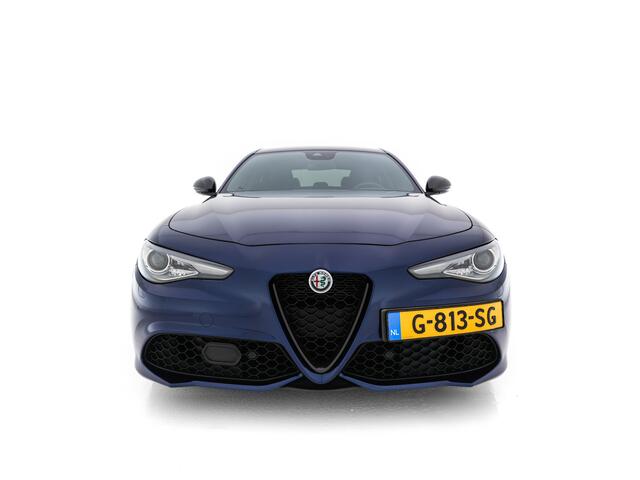 Alfa Romeo GIULIA 2.0T B-Tech (INCL.BTW) Aut. *LUXURY-LEATHER | XENON | ADAPTIVE-CRUISE | MEMORY-PACK | HEATED-SPORTSEATS | KEYLESS | CAMERA | NAVI-FULLMAP | DAB+ | SHIFT-PADDLES | PRIVACY-GLASS | SHIFT-PADDLES | ECC | 18