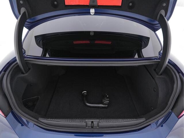 Alfa Romeo GIULIA 2.0T B-Tech (INCL.BTW) Aut. *LUXURY-LEATHER | XENON | ADAPTIVE-CRUISE | MEMORY-PACK | HEATED-SPORTSEATS | KEYLESS | CAMERA | NAVI-FULLMAP | DAB+ | SHIFT-PADDLES | PRIVACY-GLASS | SHIFT-PADDLES | ECC | 18