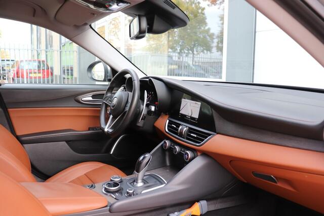 Alfa Romeo GIULIA 2.0T SUPER/ORIG.NL/BI-XENON AD./HARMAN KARDON/LEER/18
