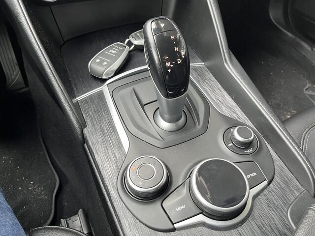 Alfa Romeo GIULIA 2.0T Super 305 PK Ragazzon Lederen bekleding, Afneembare Trekhaak