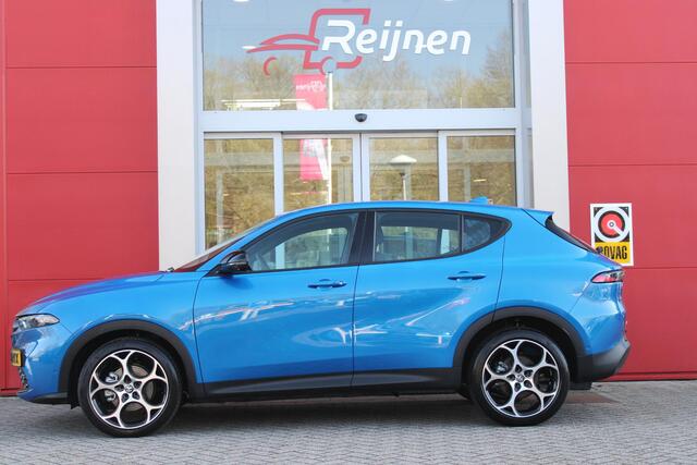 Alfa Romeo Tonale 1.5T 130PK Hybrid SPRINT | 360° CAMERA | NAVIGATIE | DRAADLOOS APPLE CARPLAY / ANDROID AUTO | 19 "INCH LICHTMETALEN VELGEN | ADAPTIVE CRUISE CONTROL | KEYLESS ENTRY / START | VOORSTOELEN / STUUR VERWARMD | VERWARMDE RUITENSPROEIERS | DRAADLOZE TELEFOONLAD