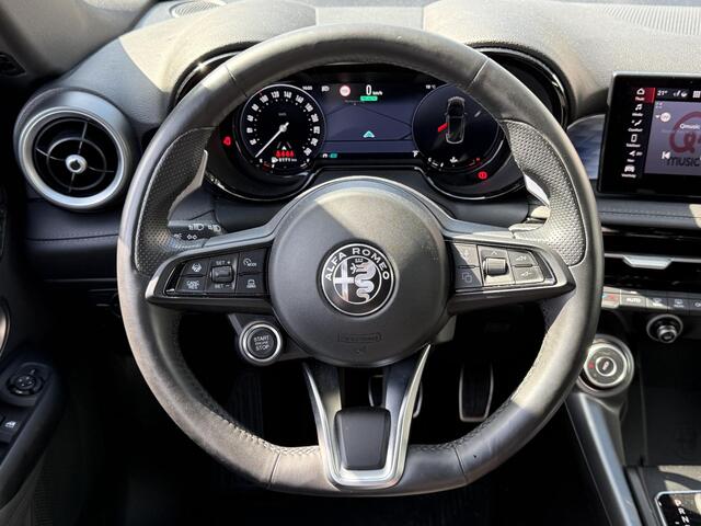 Alfa Romeo Tonale 1.5T Hybrid Veloce 20''/DNA/Leder + memory/Stuur + stoelverwarming + koeling/Dodehoek/Adaptieve cruise/Harman Kardon/Keyless/Camera/Matrix LED