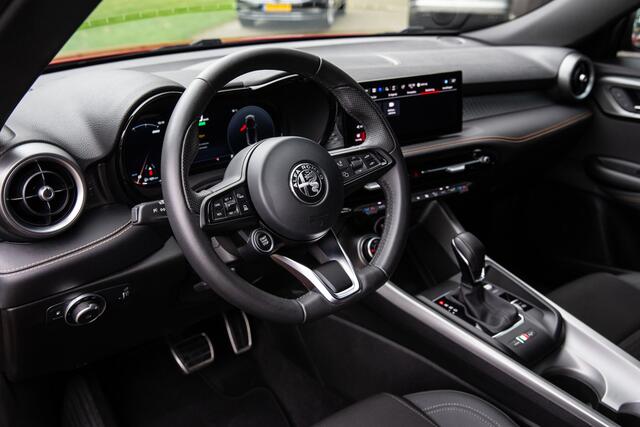 Alfa Romeo Tonale 1.3T PHEV Sprint , Adap. cruise, Camera,