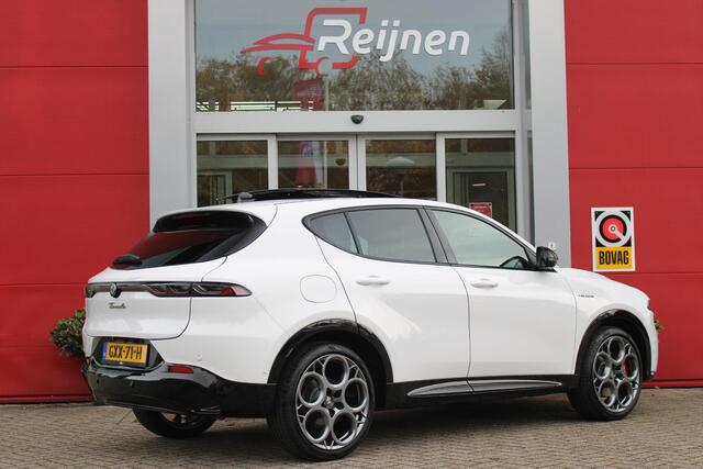 Alfa Romeo Tonale 1.5T 160PK Hybrid VELOCE | PANORAMISCH SCHUIF/KANTEL DAK | PREMIUM PACK: LEDEREN BEKLEDING/GEVENTILEERDE VOORSTOELEN/4-VOUDIG ELEKTRISCH VERSTELBARE LENDESTEUN VOORSTOELEN/HOOGGLANS ZWARTE RAAMOMLIJSTING/AMBIENT LIGHTING | TECHNOLOGY PACK: PARKEERWAARSCHU