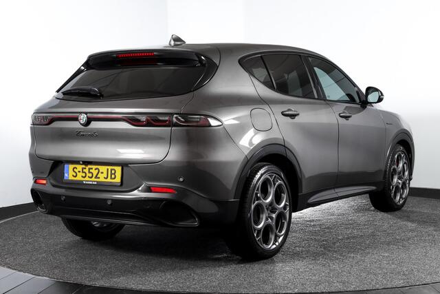 Alfa Romeo Tonale 1.5T Hybrid Veloce - Automaat Orig. NL | Dig. Cockpit | Adapt. Cruise | Stoel-+Stuurverw. | PDC | Camera | NAV + App. Connect | ECC | Elek. Klep | DAB | LM 20" |