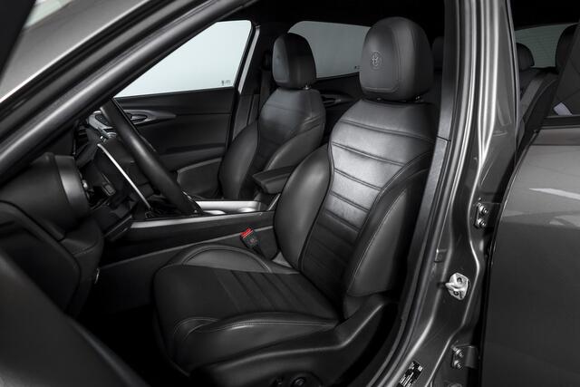 Alfa Romeo Tonale 1.5T Hybrid Veloce - Automaat Orig. NL | Dig. Cockpit | Adapt. Cruise | Stoel-+Stuurverw. | PDC | Camera | NAV + App. Connect | ECC | Elek. Klep | DAB | LM 20" |