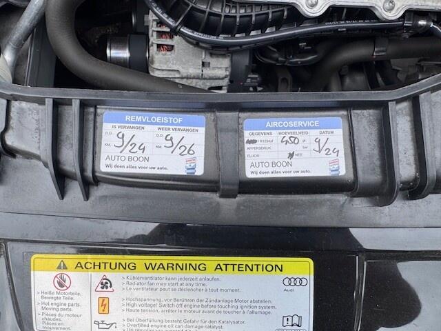 Audi A1 1.0 TFSI Adrenalin S-line en Navi. 17 inch. velgen