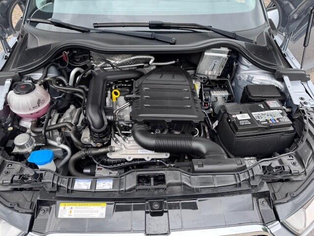 Audi A1 1.0 TFSI Adrenalin S-line en Navi. 17 inch. velgen