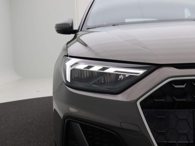 Audi A1 25 TFSI S edition | Contrast dak | 17 inch velgen |