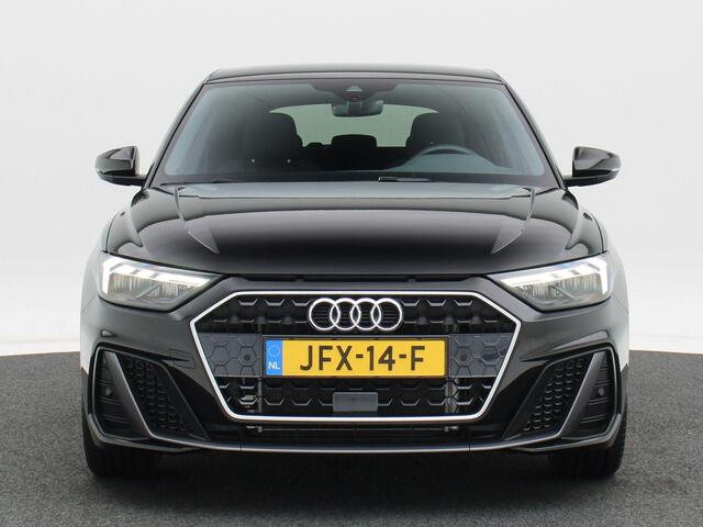 Audi A1 Sportback 25 TFSi Automaat S edition | Adaptive Cruise | Carplay | Navigatiesysteem | Parkeersensoren | Stoel Verwarming | LED | 18 Inch | 11.443 Km!!