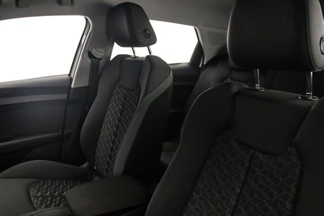 Audi A1 Sportback 25 TFSI S edition | ACC | Camera | Parkeersensoren | Full-led | Optiek zwart | Audi sound |