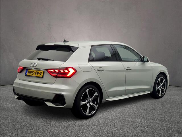 Audi A1 Sportback 25 TFSI S edition | Full-led | Carplay | Parkeersensoren | Ambient lighting | Optiekzwart |