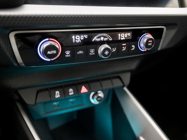 Audi A1 Sportback 30 TFSI Sport (APPLE CARPLAY, CLIMATE, LED KOPLAMPEN, GETINT GLAS, SFEERVERLICHTING, SPORTSTOELEN, CRUISE, LANE ASSIST, NIEUWSTAAT)