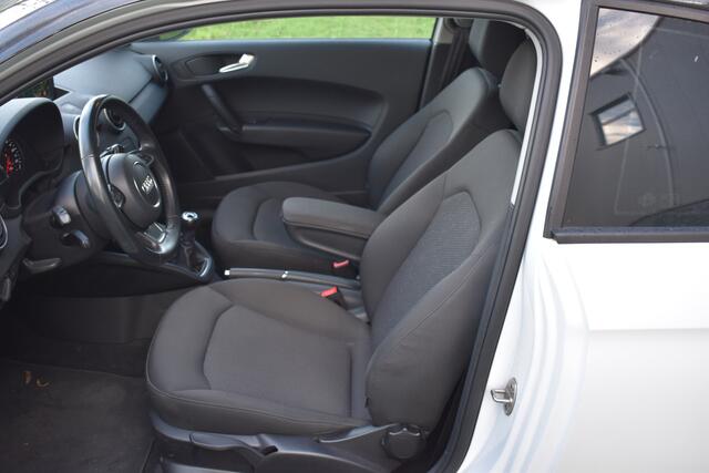 Audi A1 1.4 TFSI Pro Line Navigatie Parkeersensoren