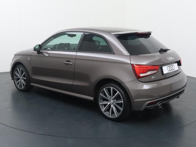 Audi A1 1.0 TFSI Adrenalin | 95pk | Cruise control | Navigatie | Bluetooth | PDC voor + achter | 3deurs |