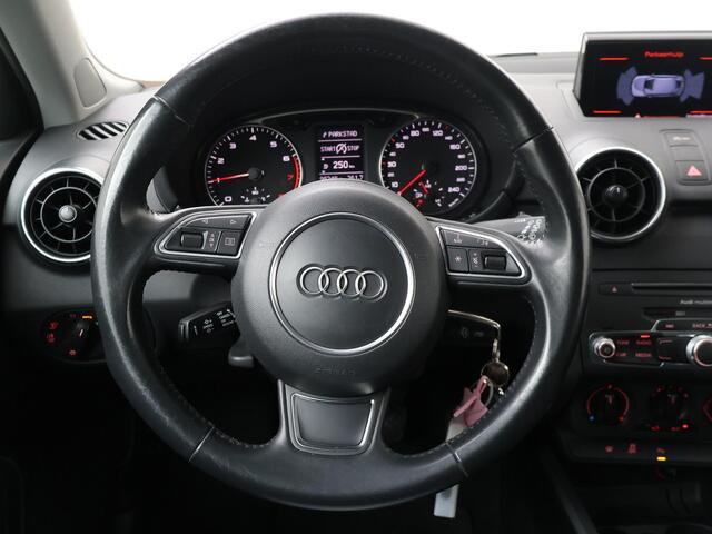 Audi A1 1.0 TFSI Adrenalin | 95pk | Cruise control | Navigatie | Bluetooth | PDC voor + achter | 3deurs |