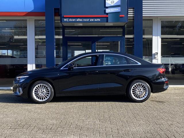 Audi A3 Limousine 30 TFSI Business edition / Automaat / NL-Auto / 1e-Eigenaar / Apple-Carplay & Android-Auto / Adaptieve Cruise-Control / Climate-Control / Draadloze-Telefoonlader / DAB Radio-Bluetooth / Navi / Flippers / LED verlichting / PDC V+A / 17'' LMV / EN