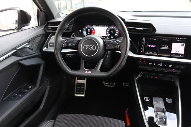 Audi A3 Limousine 30 TFSI S edition NL-Auto!! Apple Car-play I Led verlichting