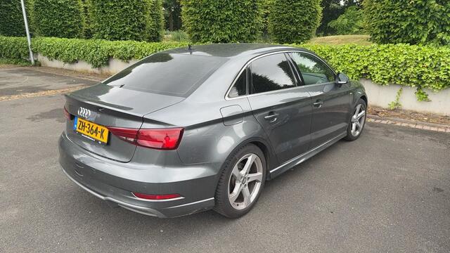 Audi A3 Limousine 35 TFSI 150pk CoD Sport S Line Edition S-Tronic / Navigatie / Cruise Control / Xenon